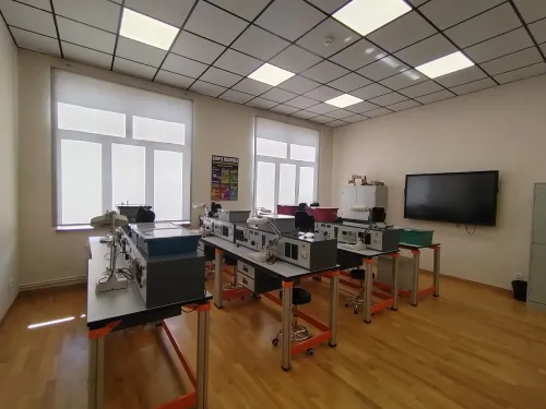 Physics lab fizika laboratoriyasi